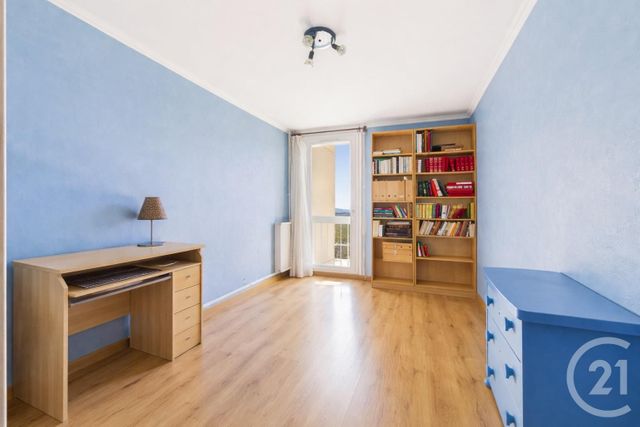 Appartement T4 &agrave; vendre - 5 pi&egrave;ces - 87,56 m2 - La Valette Du Var - 83 - PROVENCE-ALPES-COTE-D-AZUR