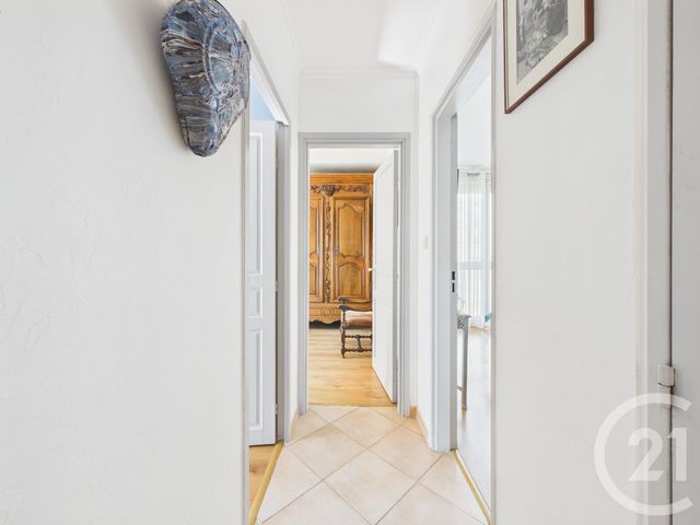 Appartement T4 &agrave; vendre - 5 pi&egrave;ces - 87,56 m2 - La Valette Du Var - 83 - PROVENCE-ALPES-COTE-D-AZUR