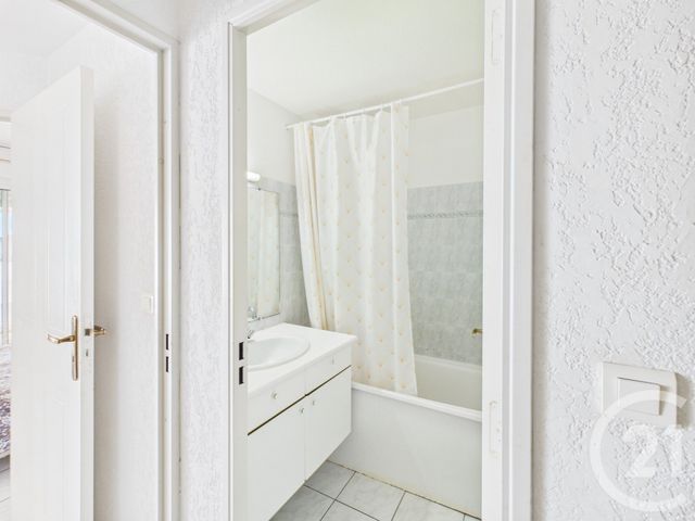 Appartement T2 &agrave; vendre - 2 pi&egrave;ces - 30,13 m2 - Bormes Les Mimosas - 83 - PROVENCE-ALPES-COTE-D-AZUR