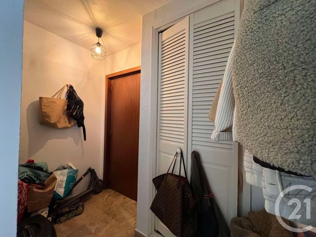 Appartement F1 &agrave; louer - 1 pi&egrave;ce - 35 m2 - La Valette Du Var - 83 - PROVENCE-ALPES-COTE-D-AZUR