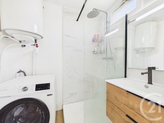 Appartement F3 &agrave; louer - 3 pi&egrave;ces - 50,07 m2 - Toulon - 83 - PROVENCE-ALPES-COTE-D-AZUR