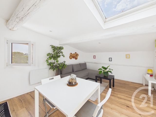 Appartement F1 &agrave; louer - 1 pi&egrave;ce - 14,05 m2 - Toulon - 83 - PROVENCE-ALPES-COTE-D-AZUR