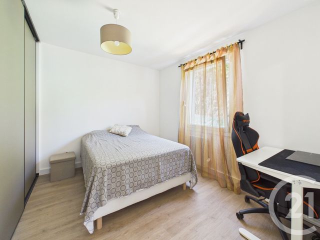 Maison &agrave; louer - 4 pi&egrave;ces - 86 m2 - Meounes Les Montrieux - 83 - PROVENCE-ALPES-COTE-D-AZUR