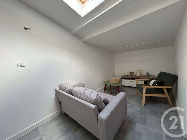 Appartement F2 &agrave; louer - 2 pi&egrave;ces - 35,70 m2 - Toulon - 83 - PROVENCE-ALPES-COTE-D-AZUR