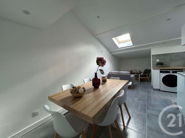 Appartement F2 &agrave; louer - 2 pi&egrave;ces - 35,70 m2 - Toulon - 83 - PROVENCE-ALPES-COTE-D-AZUR