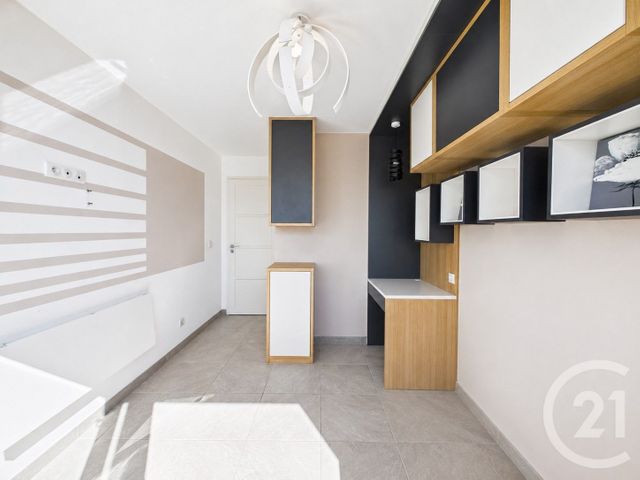 Appartement T4 &agrave; vendre - 4 pi&egrave;ces - 69,92 m2 - Toulon - 83 - PROVENCE-ALPES-COTE-D-AZUR