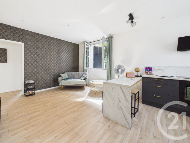 Appartement F3 &agrave; louer - 3 pi&egrave;ces - 49,42 m2 - Toulon - 83 - PROVENCE-ALPES-COTE-D-AZUR