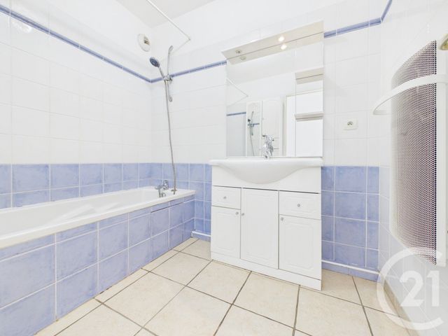 Appartement F3 &agrave; vendre - 3 pi&egrave;ces - 74,18 m2 - La Farlede - 83 - PROVENCE-ALPES-COTE-D-AZUR