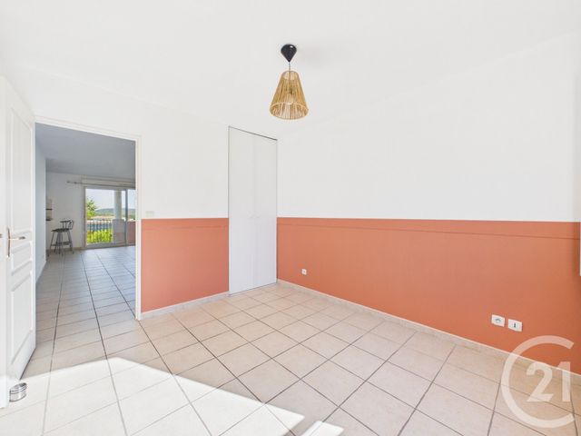 Appartement F3 &agrave; vendre - 3 pi&egrave;ces - 74,18 m2 - La Farlede - 83 - PROVENCE-ALPES-COTE-D-AZUR