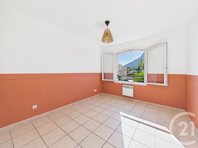 Appartement F3 &agrave; vendre - 3 pi&egrave;ces - 74,18 m2 - La Farlede - 83 - PROVENCE-ALPES-COTE-D-AZUR