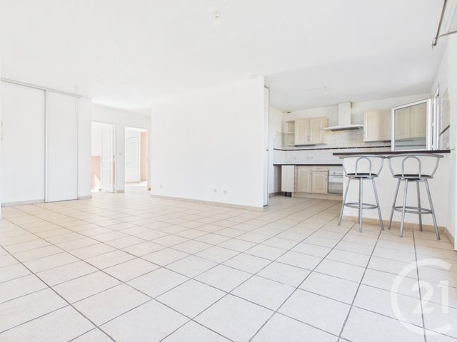Appartement F3 &agrave; vendre - 3 pi&egrave;ces - 74,18 m2 - La Farlede - 83 - PROVENCE-ALPES-COTE-D-AZUR