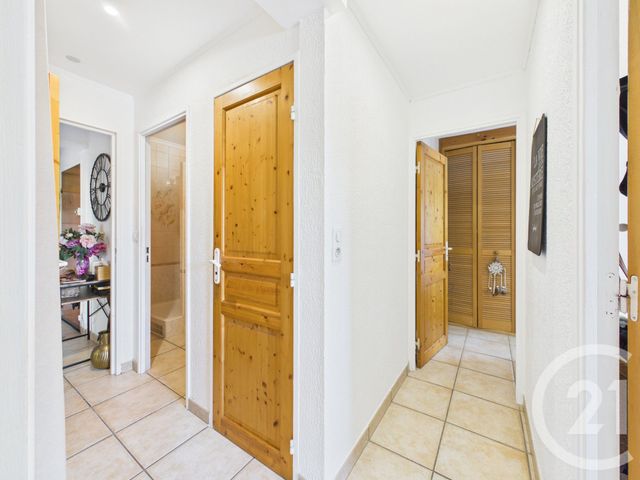 Appartement T5 &agrave; vendre - 5 pi&egrave;ces - 78,87 m2 - La Valette Du Var - 83 - PROVENCE-ALPES-COTE-D-AZUR