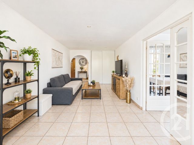 Appartement T5 &agrave; vendre - 5 pi&egrave;ces - 78,87 m2 - La Valette Du Var - 83 - PROVENCE-ALPES-COTE-D-AZUR