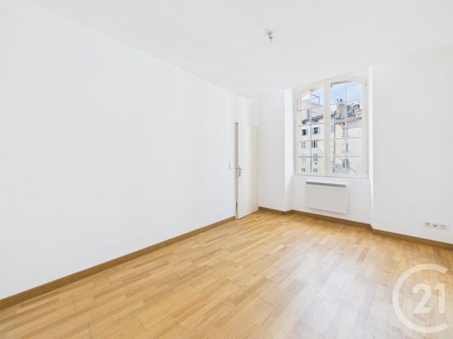 Appartement F4 &agrave; louer - 4 pi&egrave;ces - 99,32 m2 - Toulon - 83 - PROVENCE-ALPES-COTE-D-AZUR