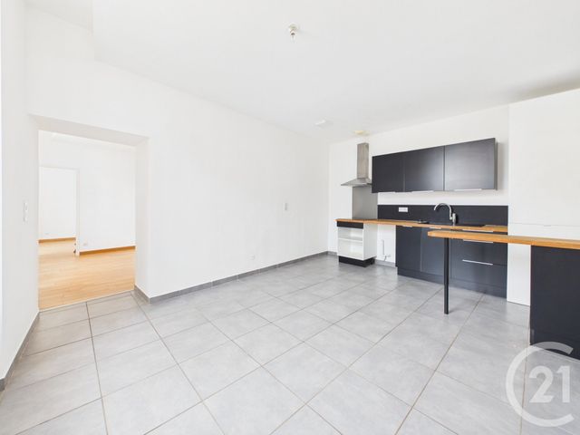 Appartement F4 &agrave; louer - 4 pi&egrave;ces - 99,32 m2 - Toulon - 83 - PROVENCE-ALPES-COTE-D-AZUR