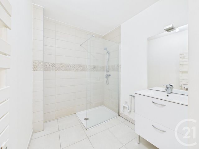 Appartement F4 &agrave; louer - 4 pi&egrave;ces - 99,32 m2 - Toulon - 83 - PROVENCE-ALPES-COTE-D-AZUR