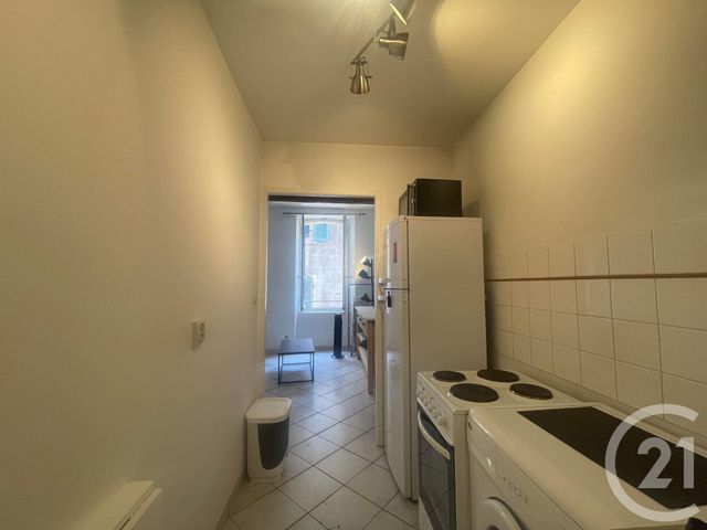Appartement T1 &agrave; louer - 1 pi&egrave;ce - 30 m2 - Toulon - 83 - PROVENCE-ALPES-COTE-D-AZUR