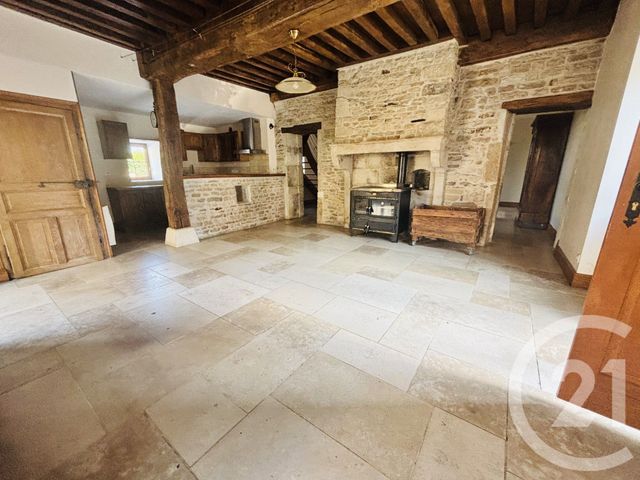 Prix immobilier MONTCEAU ET ECHARNANT - Photo d’une maison vendue