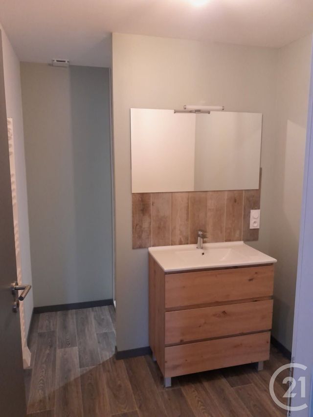 Appartement &agrave; louer - 2 pi&egrave;ces - 75,09 m2 - Bligny Les Beaune - 21 - BOURGOGNE