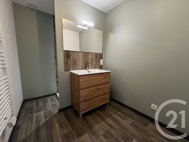 Appartement &agrave; louer - 3 pi&egrave;ces - 75,09 m2 - Bligny Les Beaune - 21 - BOURGOGNE