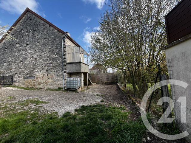 Maison &agrave; louer - 3 pi&egrave;ces - 68,16 m2 - La Rochepot - 21 - BOURGOGNE