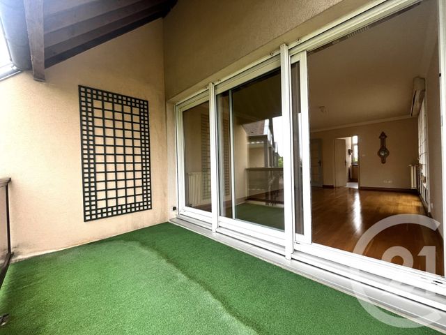 Appartement &agrave; louer - 3 pi&egrave;ces - 73 m2 - Beaune - 21 - BOURGOGNE