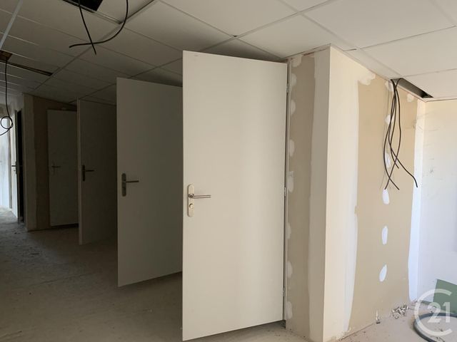 Local commercial à louer - 263.0 m2 - 26 - Drome