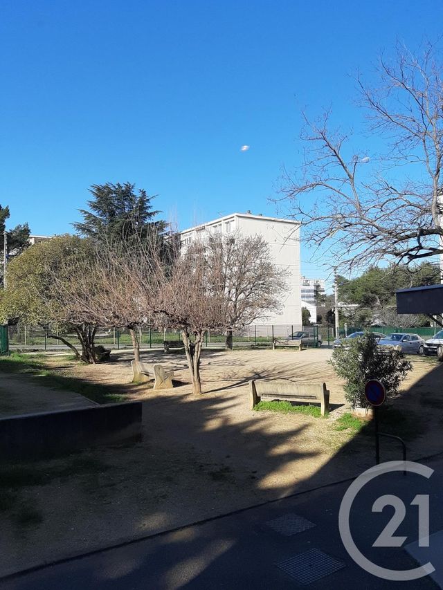 Appartement F3 &agrave; louer - 3 pi&egrave;ces - 45 m2 - Bagnols Sur Ceze - 30 - LANGUEDOC-ROUSSILLON