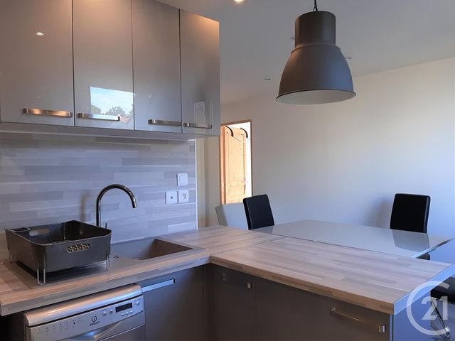 Appartement F3 &agrave; louer - 3 pi&egrave;ces - 45 m2 - Bagnols Sur Ceze - 30 - LANGUEDOC-ROUSSILLON