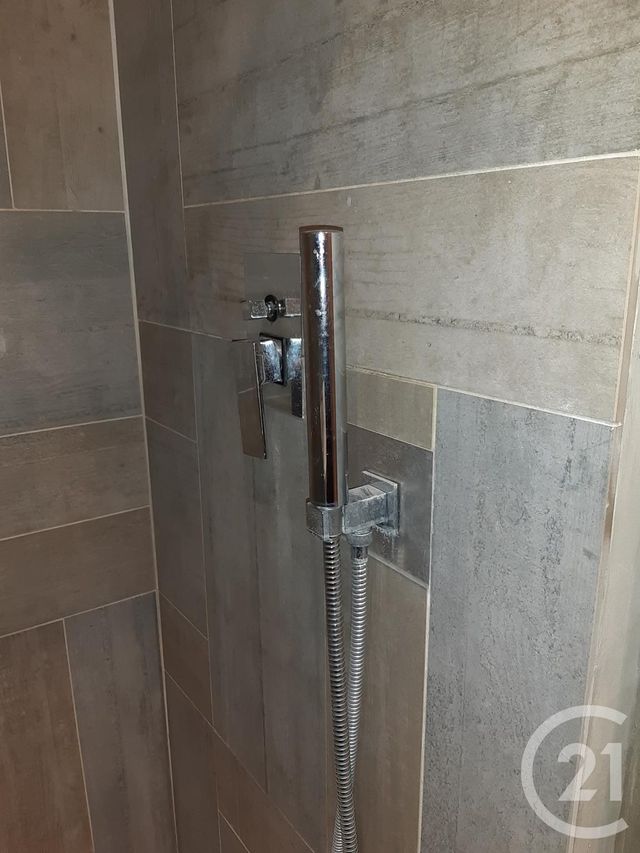 Appartement F3 &agrave; louer - 3 pi&egrave;ces - 45 m2 - Bagnols Sur Ceze - 30 - LANGUEDOC-ROUSSILLON