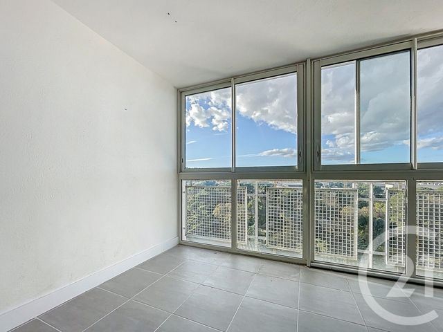 Appartement T4 à vendre - 4 pièces - 76,80 m2 - Bagnols Sur Ceze - 30 - LANGUEDOC-ROUSSILLON