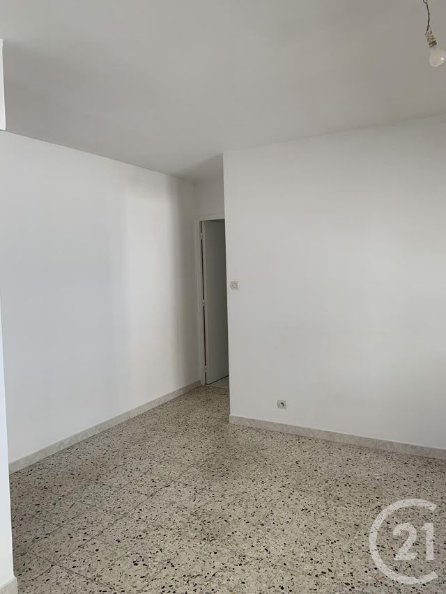 Appartement à louer - 2 pièces - 35 m2 - Bagnols Sur Ceze - 30 - LANGUEDOC-ROUSSILLON