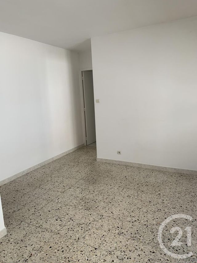 Appartement à louer - 2 pièces - 35 m2 - Bagnols Sur Ceze - 30 - LANGUEDOC-ROUSSILLON