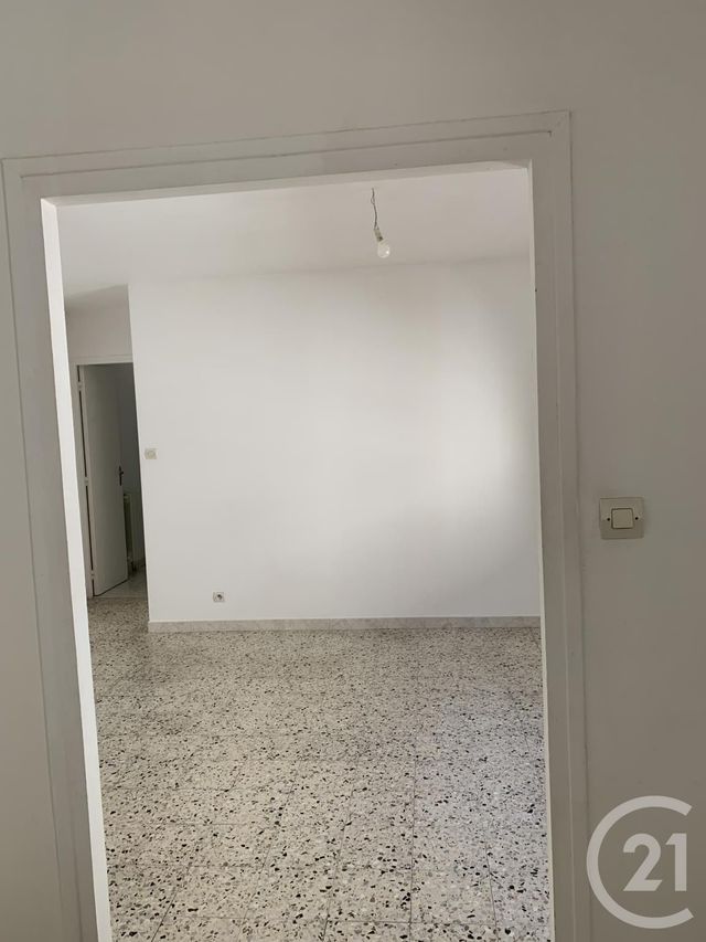 Appartement à louer - 2 pièces - 35 m2 - Bagnols Sur Ceze - 30 - LANGUEDOC-ROUSSILLON