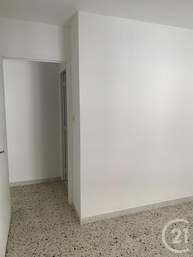 Appartement à louer - 2 pièces - 35 m2 - Bagnols Sur Ceze - 30 - LANGUEDOC-ROUSSILLON