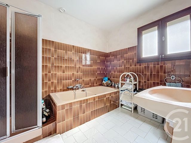 Maison à vendre - 7 pièces - 151,50 m2 - Bagnols Sur Ceze - 30 - LANGUEDOC-ROUSSILLON