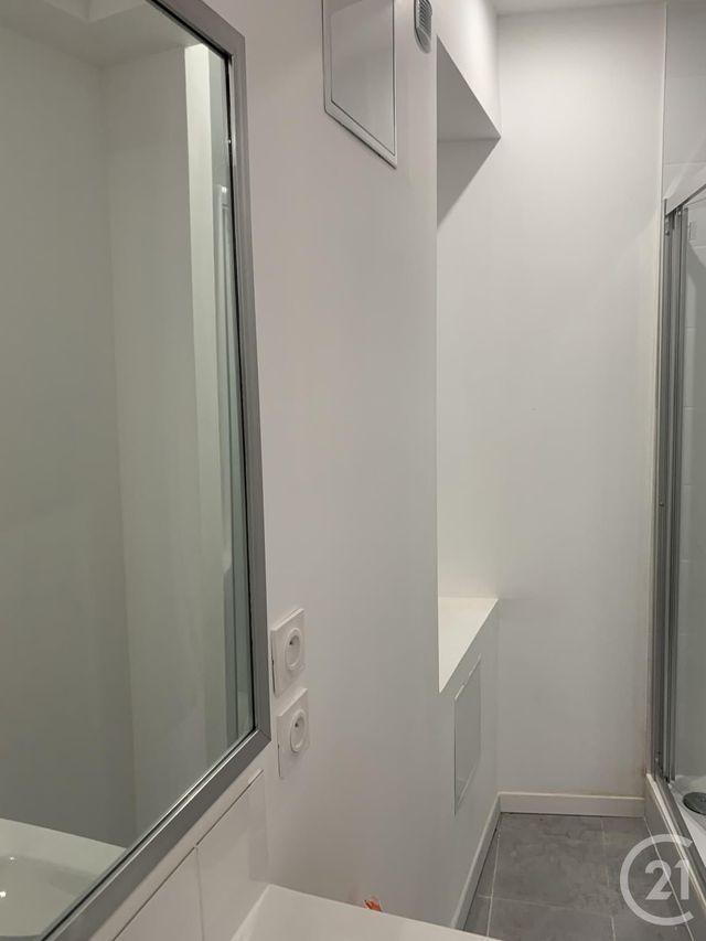 Appartement F2 à louer - 2 pièces - 26,65 m2 - Bagnols Sur Ceze - 30 - LANGUEDOC-ROUSSILLON