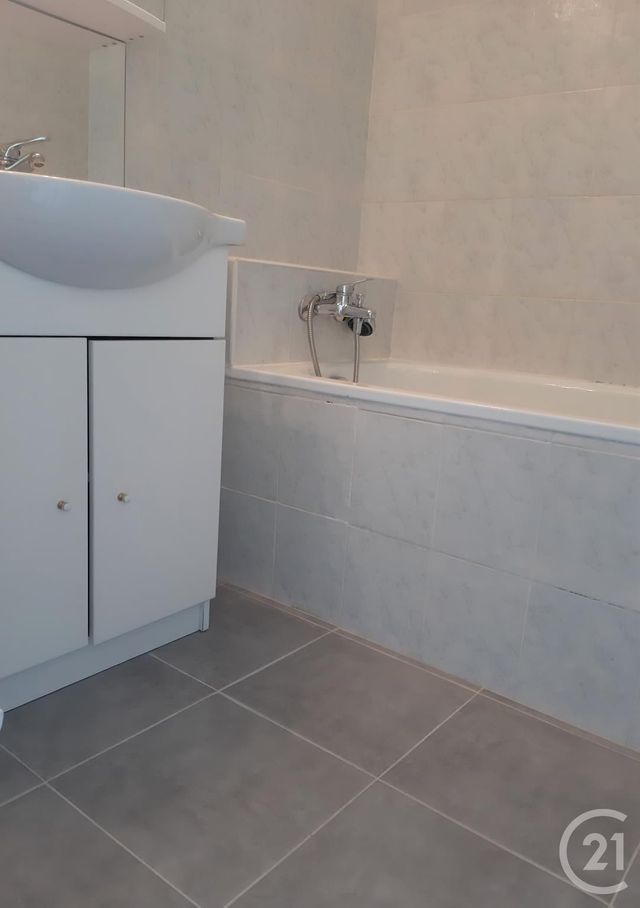 Appartement F1 à louer - 1 pièce - 22,10 m2 - Bagnols Sur Ceze - 30 - LANGUEDOC-ROUSSILLON