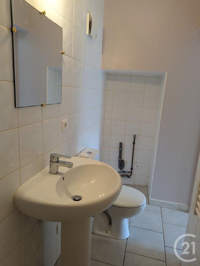 Appartement Studio &agrave; louer - 1 pi&egrave;ce - 19,64 m2 - Bagnols Sur Ceze - 30 - LANGUEDOC-ROUSSILLON
