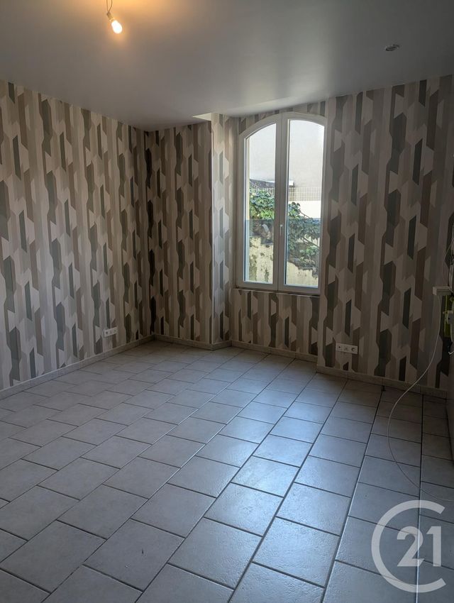 Appartement Studio &agrave; louer - 1 pi&egrave;ce - 19,64 m2 - Bagnols Sur Ceze - 30 - LANGUEDOC-ROUSSILLON