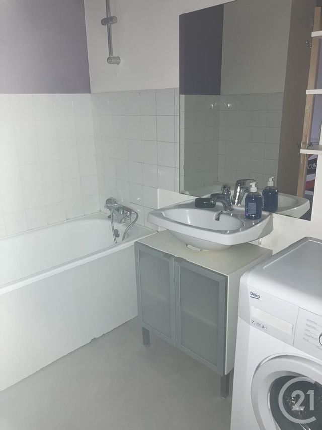 Appartement F2 à louer - 2 pièces - 50 m2 - Bagnols Sur Ceze - 30 - LANGUEDOC-ROUSSILLON