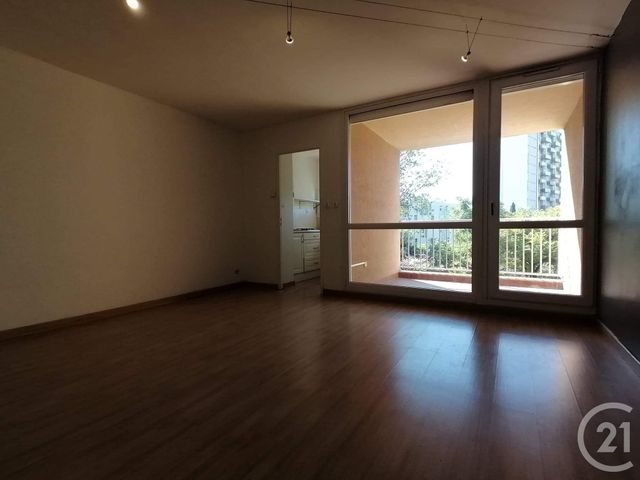 Appartement F2 &agrave; louer - 2 pi&egrave;ces - 42 m2 - Bagnols Sur Ceze - 30 - LANGUEDOC-ROUSSILLON