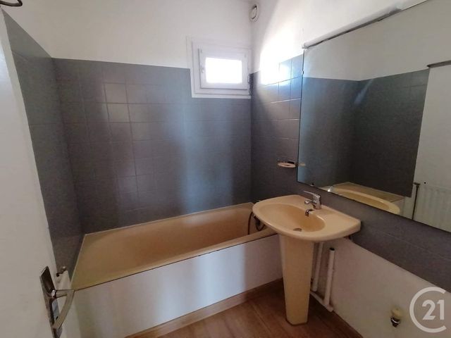 Appartement F2 &agrave; louer - 2 pi&egrave;ces - 42 m2 - Bagnols Sur Ceze - 30 - LANGUEDOC-ROUSSILLON