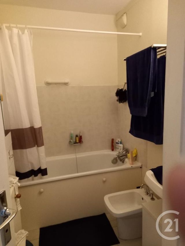 Appartement F2 à louer - 2 pièces - 50,03 m2 - Bagnols Sur Ceze - 30 - LANGUEDOC-ROUSSILLON