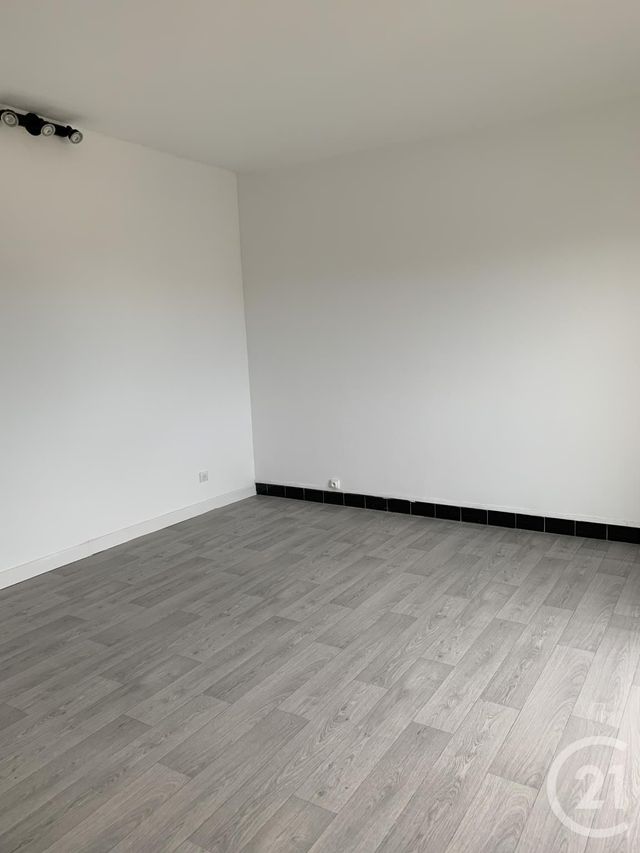 Appartement F2 &agrave; louer - 2 pi&egrave;ces - 49,43 m2 - Bagnols Sur Ceze - 30 - LANGUEDOC-ROUSSILLON