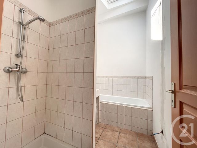 Appartement F2 &agrave; louer - 2 pi&egrave;ces - 65 m2 - Bagnols Sur Ceze - 30 - LANGUEDOC-ROUSSILLON