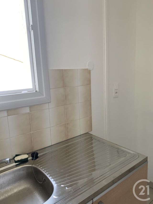 Appartement F2 &agrave; louer - 2 pi&egrave;ces - 41,10 m2 - Bagnols Sur Ceze - 30 - LANGUEDOC-ROUSSILLON