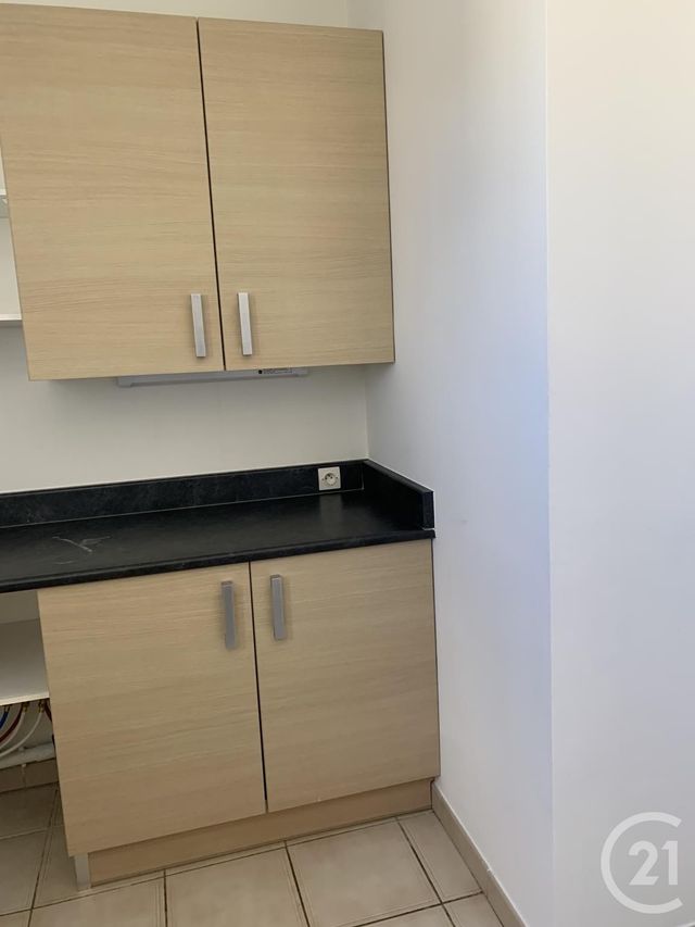 Appartement F2 &agrave; louer - 2 pi&egrave;ces - 41,10 m2 - Bagnols Sur Ceze - 30 - LANGUEDOC-ROUSSILLON