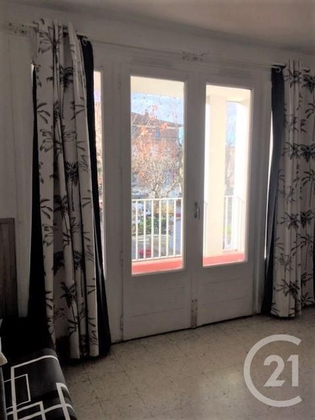 Appartement &agrave; louer - 2 pi&egrave;ces - 26,15 m2 - Bagnols Sur Ceze - 30 - LANGUEDOC-ROUSSILLON