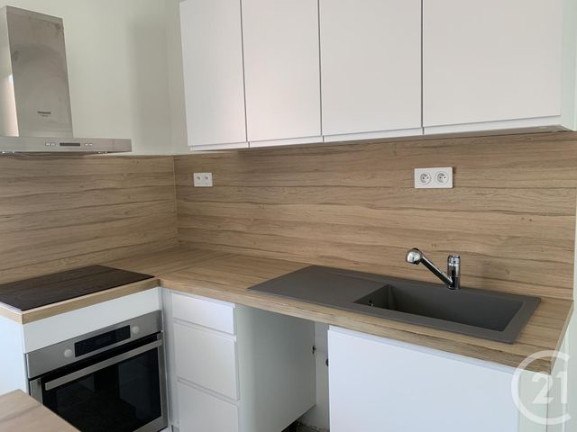 Appartement &agrave; louer - 3 pi&egrave;ces - 69,41 m2 - Bagnols Sur Ceze - 30 - LANGUEDOC-ROUSSILLON